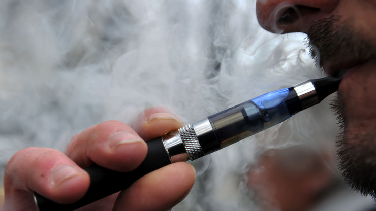 Nutzung von E-Zigaretten stellt US-Gesundheitssystem weiterhin vor Probleme